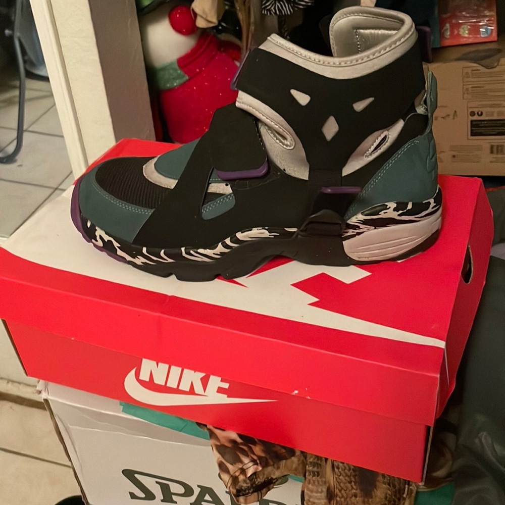 Special edition Nike. Multi colored. 9.5